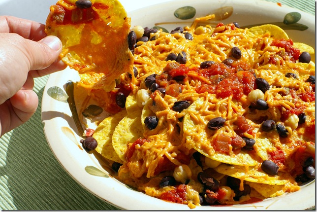 how-to-make-nachos-in-oven-03.jpg
